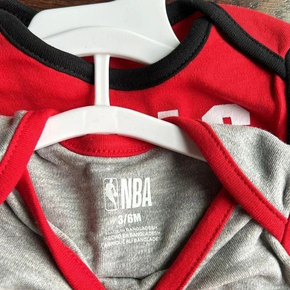 NWT Chicago Bulls Baby Onesie Set | (3) Chicago Bulls Baby Onesies | Chicago - Picture 6 of 9